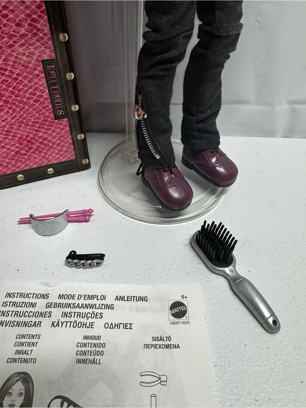 Mattel Teen Trends Kianna Doll with accessories, stand, case